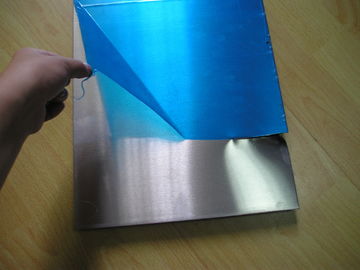 중국 Coverd는 알루미늄 격판덮개/장 유효한 파란 PVC 필름을 가진 합금 정밀도 떠오릅니다 협력 업체